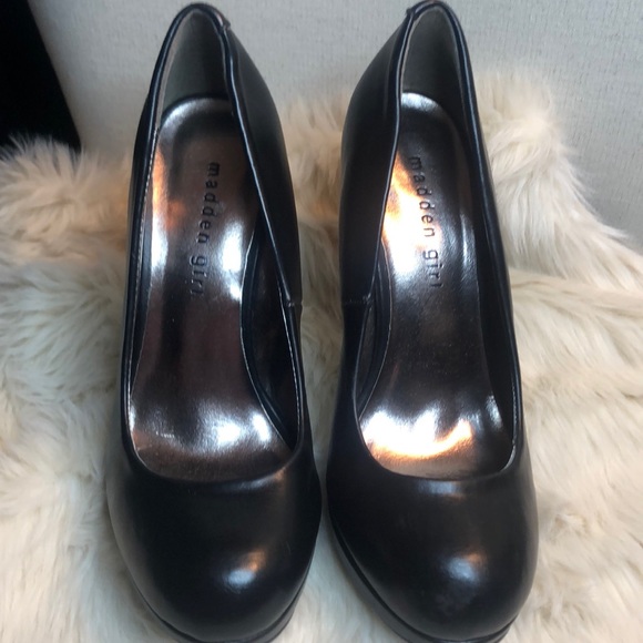 Madden Girl Round Toe Black Leather Pumps SZ 7 - Picture 3 of 5